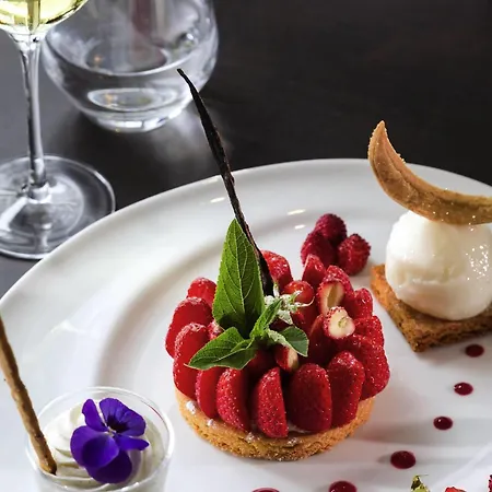 فندق Sofitel Le Miramar Thalassa